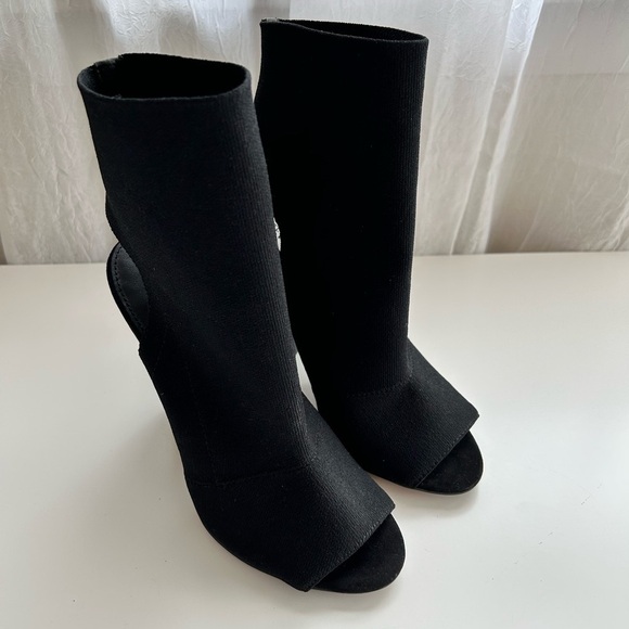 Steve Madden | Black bootie heel pump peep toe size 7 Y2K - Picture 1 of 6